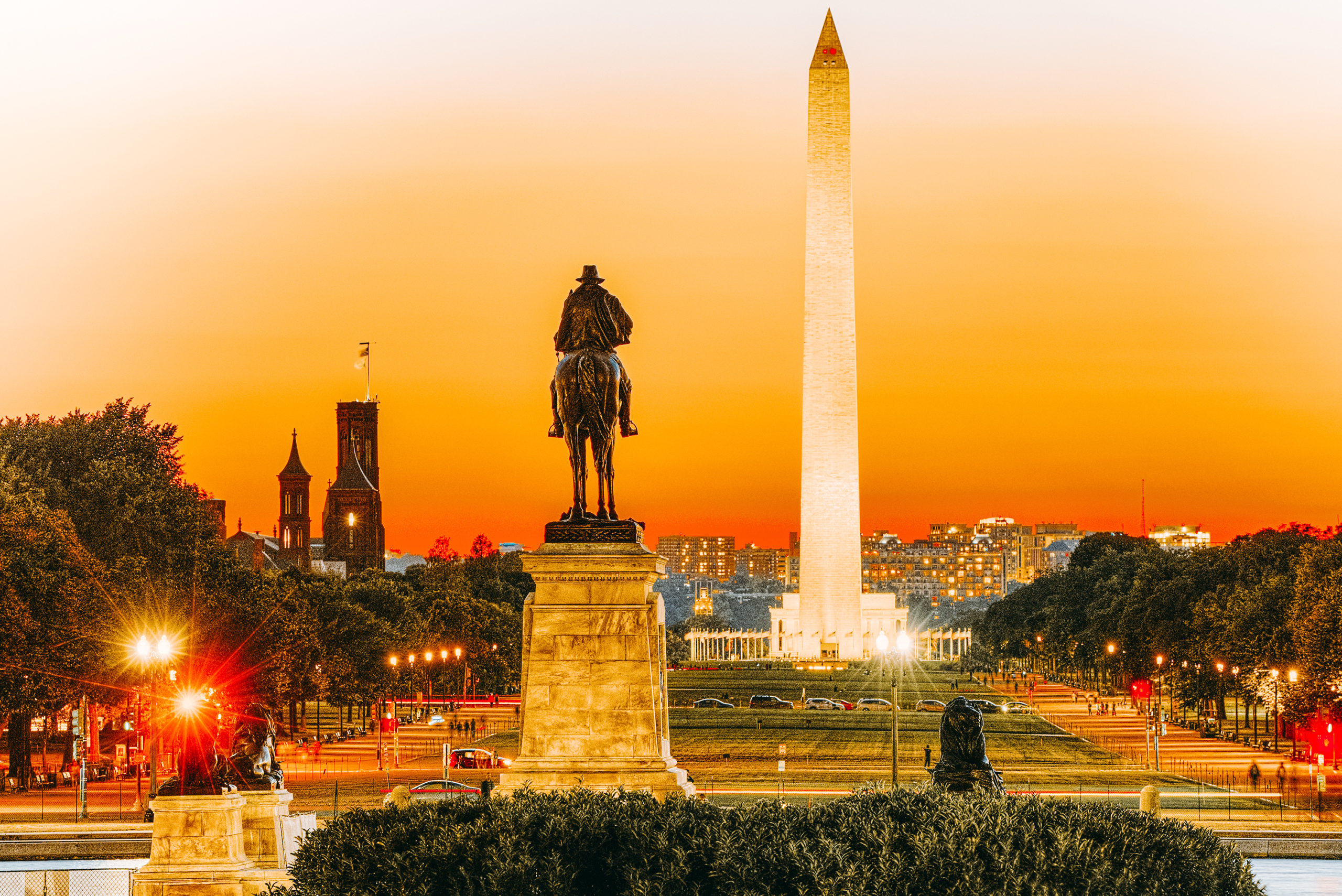 Washington, USA, Washington Monument is an obelisk on the National Mall.